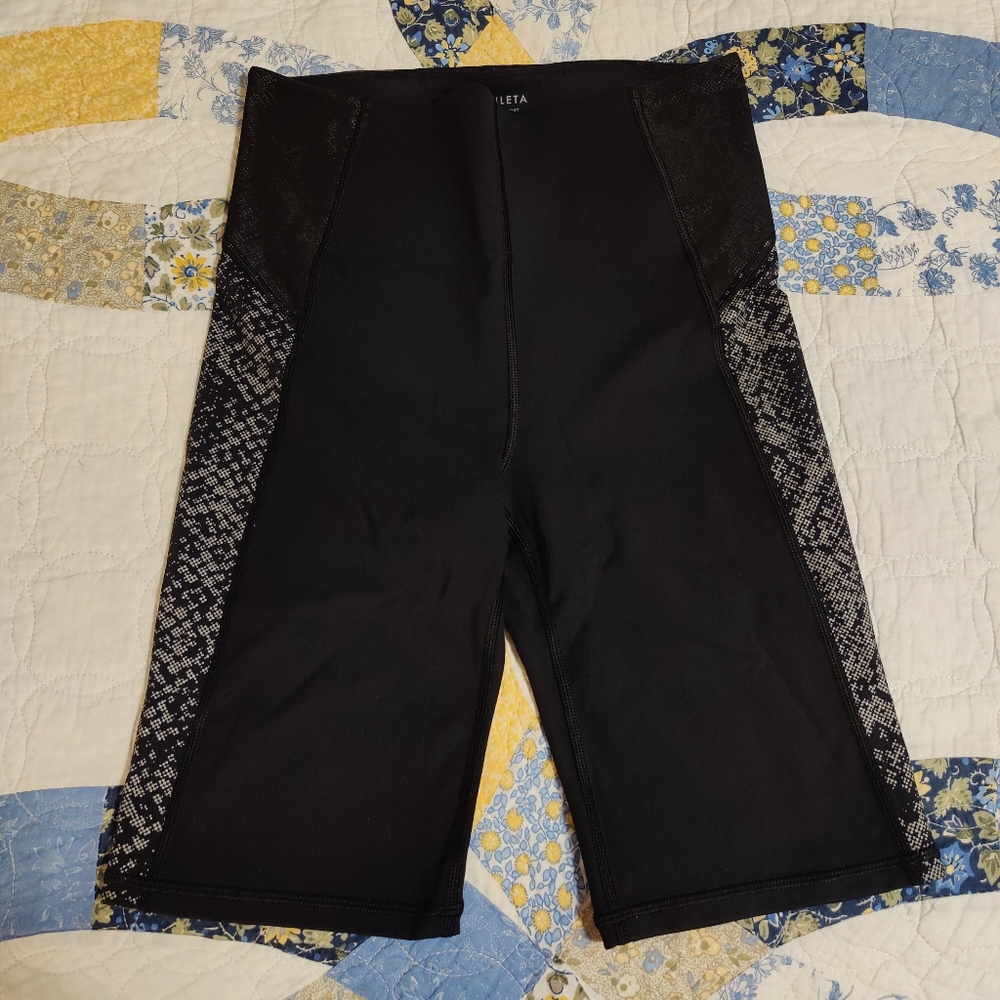 Athleta Stay Fly 9in Short